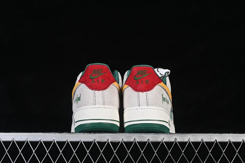 All categories Nk Air Force 1 Air Force series Nk Air Force 1 Low Air Force low-top Nike Air Force 1'07 Low Gray and green contrast Air Force 1 low-top casual sneakers SY1388-025